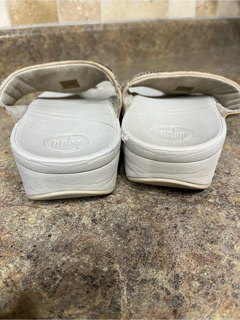 FitFlop Flare Rhinestone Thong Sandals Women 11 Beige Crystal 302-094 Walking